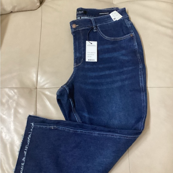 Judy Blue NWT High Waisted Raw Hem Cropped Straight Leg Jeans, Plus Size 18W - Picture 12 of 13